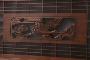 アンティーク建具　繊細な組子と鶴と松の彫刻が美しい欄間(明り取り、両面ガラス)(R-038205)
