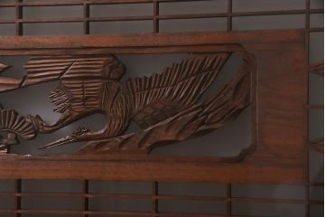 アンティーク建具　繊細な組子と鶴と松の彫刻が見事な欄間(明り取り、両面ガラス)(R-038206)