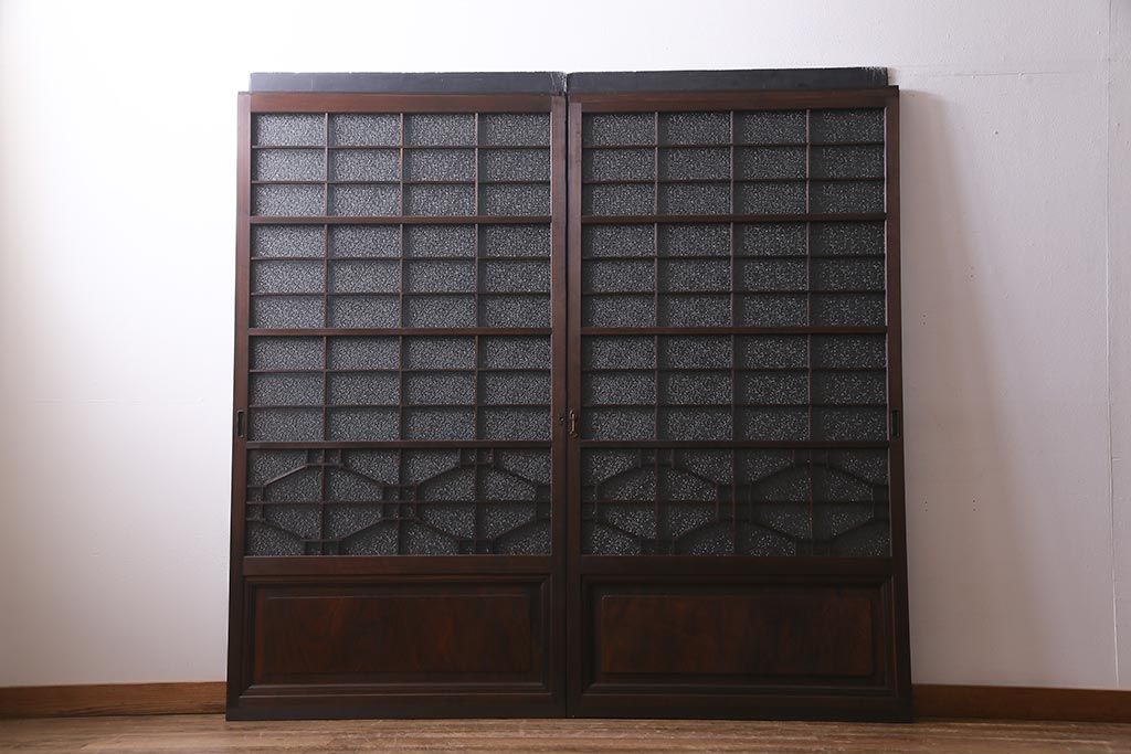 アンティーク建具　腰板ケヤキ材　ダイヤガラス入り　珍しい桟のデザインのガラス戸2枚セット(引き戸、建具)(R-038209)