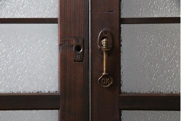 アンティーク建具　腰板ケヤキ材　ダイヤガラス入り　珍しい桟のデザインのガラス戸2枚セット(引き戸、建具)(R-038209)