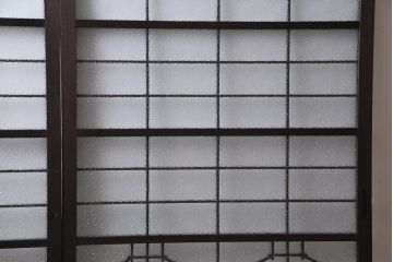 アンティーク建具　腰板ケヤキ材　ダイヤガラス入り　珍しい桟のデザインのガラス戸2枚セット(引き戸、建具)(R-038209)