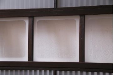 アンティーク建具　裏ガラス入り　変わり型　和の風情漂う格子戸2枚セット(建具、引き戸)(R-038210)