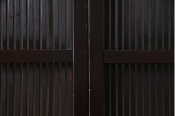 アンティーク建具　明治期　味わいのある木肌が魅力の格子戸2枚セット(引き戸、建具)(R-038212)