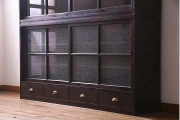 ラフジュ工房オリジナル　ヒノキ無垢材・ヒバ材　当店オリジナルガラス　ノスタルジックな雰囲気漂う重ね戸棚(食器棚、収納棚)(R-038213)