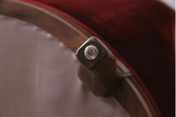 中古　DREXEL HERITAGE(ドレクセルヘリテイジ)　Upholstery(アップホルスタリー)　クラシカルな雰囲気漂うローバックチェア(1人掛けソファ、アームソファ)(定価約45万円)(R-038218)