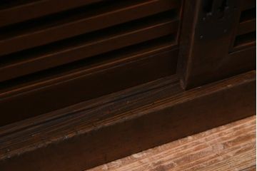 アンティーク家具　和製アンティーク　古民具　ヒノキ材　隠し付き!すっきりとした佇まいが魅力の関西帳場箪笥(時代箪笥、引き出し)(R-038219)