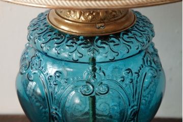 アンティーク雑貨　フランスアンティーク　ブルーのガラスが美しいテーブルランプ(卓上ランプ、スタンドライト)(R-038223)