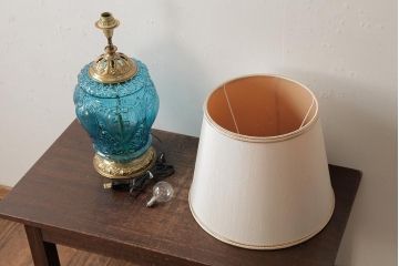 アンティーク雑貨　フランスアンティーク　ブルーのガラスが美しいテーブルランプ(卓上ランプ、スタンドライト)(R-038223)