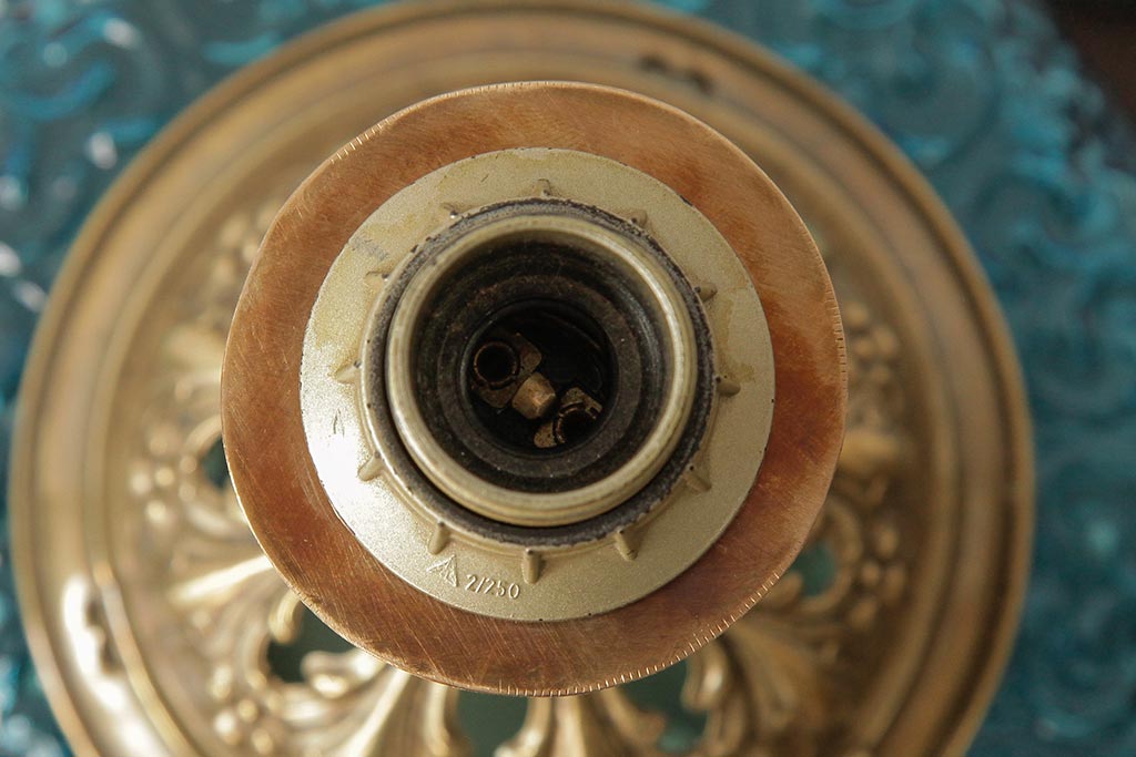 アンティーク雑貨　フランスアンティーク　ブルーのガラスが美しいテーブルランプ(卓上ランプ、スタンドライト)(R-038223)