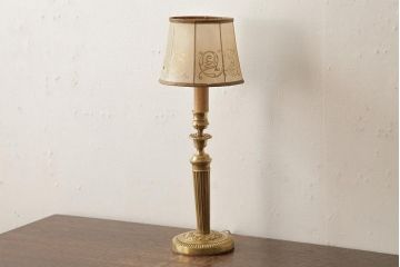 アンティーク照明　フランスアンティーク　真鍮製　上品なデザインのテーブルランプ(スタンドライト、卓上照明)(R-038224)