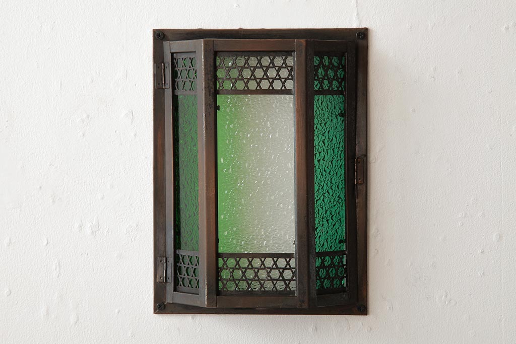 アンティーク雑貨　和製アンティーク　当時物色ガラス入り　レトロモダンな壁掛け照明カバー(ウォールランプカバー、門灯・玄関灯)(R-038225)