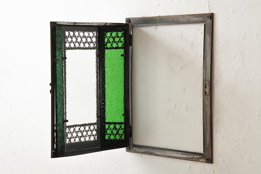 アンティーク雑貨　和製アンティーク　当時物色ガラス入り　レトロモダンな壁掛け照明カバー(ウォールランプカバー、門灯・玄関灯)(R-038225)