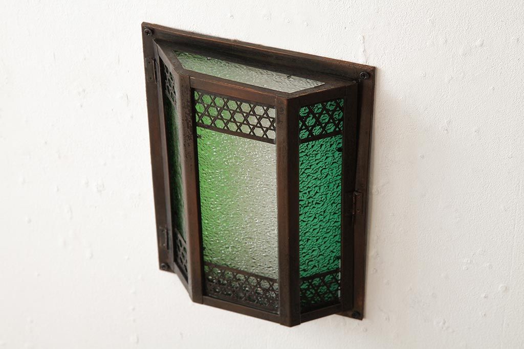 アンティーク雑貨　和製アンティーク　当時物色ガラス入り　レトロモダンな壁掛け照明カバー(ウォールランプカバー、門灯・玄関灯)(R-038225)
