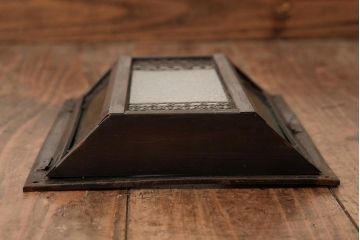 アンティーク雑貨　和製アンティーク　当時物色ガラス入り　レトロモダンな壁掛け照明カバー(ウォールランプカバー、門灯・玄関灯)(R-038225)