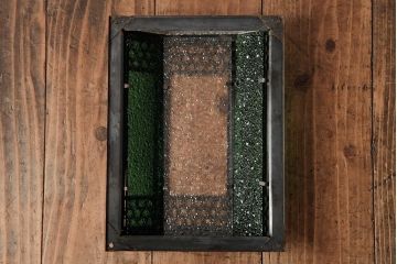 アンティーク雑貨　和製アンティーク　当時物色ガラス入り　レトロモダンな壁掛け照明カバー(ウォールランプカバー、門灯・玄関灯)(R-038225)