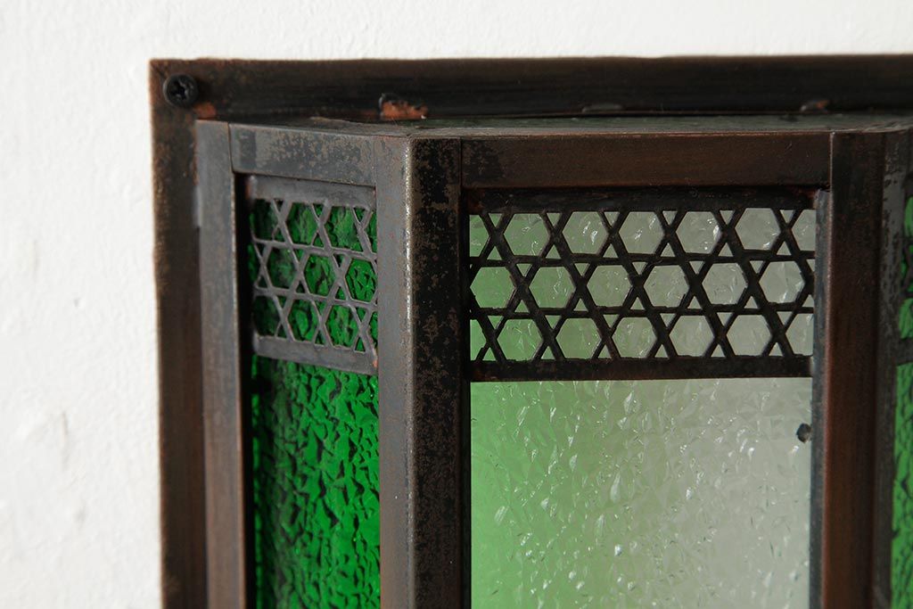 アンティーク雑貨　和製アンティーク　当時物色ガラス入り　レトロモダンな壁掛け照明カバー(ウォールランプカバー、門灯・玄関灯)(R-038226)