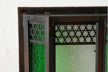 アンティーク雑貨　和製アンティーク　当時物色ガラス入り　レトロモダンな壁掛け照明カバー(ウォールランプカバー、門灯・玄関灯)(R-038226)