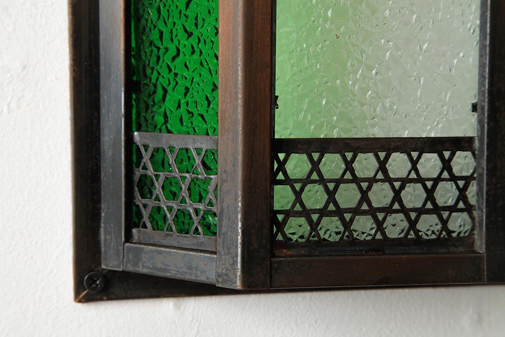 アンティーク雑貨　和製アンティーク　当時物色ガラス入り　レトロモダンな壁掛け照明カバー(ウォールランプカバー、門灯・玄関灯)(R-038226)