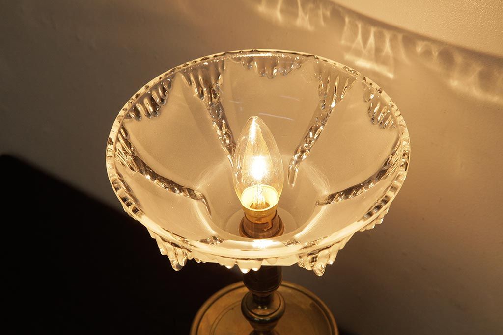 アンティーク照明　フランス　氷柱のような意匠が美しいガラスシェードのテーブルランプ(卓上ランプ、スタンドライト)(R-038230)
