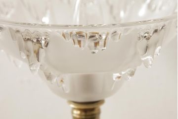 アンティーク照明　フランス　氷柱のような意匠が美しいガラスシェードのテーブルランプ(卓上ランプ、スタンドライト)(R-038230)