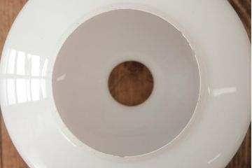 ビンテージ照明　和製ビンテージ　乳白ガラスが上品な印象のペンダントライト(吊り下げ照明・天井照明)(R-038232)