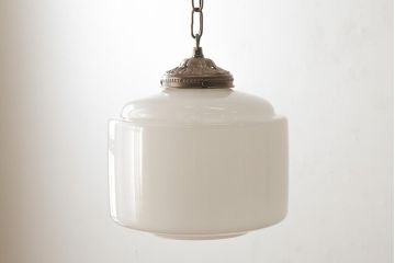 ビンテージ照明　和製ビンテージ　乳白ガラスが上品な印象のペンダントライト(吊り下げ照明・天井照明)(R-038232)