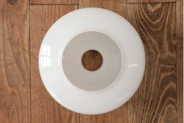 ビンテージ照明　和製ビンテージ　乳白ガラスが上品な印象のペンダントライト(吊り下げ照明・天井照明)(R-038232)