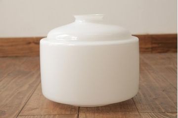 ビンテージ照明　和製ビンテージ　乳白ガラスが上品な印象のペンダントライト(吊り下げ照明・天井照明)(R-038232)