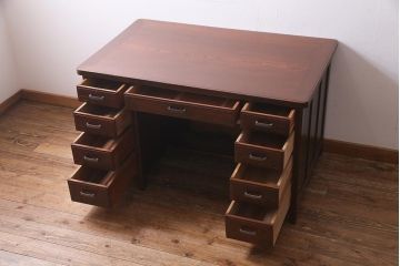 アンティーク家具　和製アンティーク　総ケヤキ材　レトロな雰囲気漂う両袖デスク(R-038235)