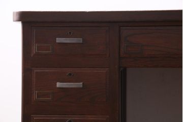 アンティーク家具　和製アンティーク　総ケヤキ材　レトロな雰囲気漂う両袖デスク(R-038235)