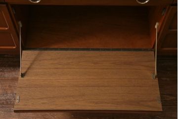 ヴィンテージ家具　イギリスビンテージ　Nathan(ネイサン)社　チークのお洒落なサイドボード(収納棚)(R-038236)