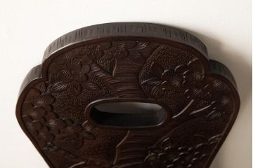 中古　伝統工芸　軽井沢彫り　桜の木の彫刻が印象的なダイニングチェア(椅子、イス)(R-038237)