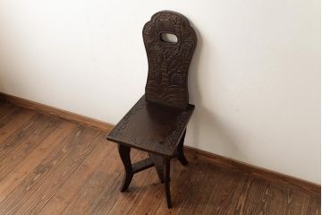 中古　伝統工芸　軽井沢彫り　桜の木の彫刻が印象的なダイニングチェア(椅子、イス)(R-038238)