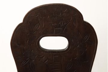 中古　伝統工芸　軽井沢彫り　桜の木の彫刻が印象的なダイニングチェア(椅子、イス)(R-038238)