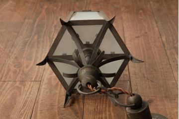 アンティーク照明　青銅製　重厚感のあるフレームのペンダントライト(天井照明)(R-038239)