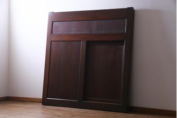 アンティーク建具　明治期　超ド級119kg!激レア品　 総ケヤキ材　くぐり戸が二重の珍しい極厚大戸(建具、蔵戸、引き戸、玄関戸)(R-038244)