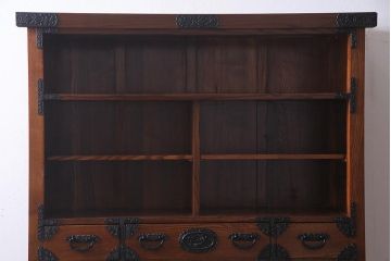 新古品　民芸家具　ニレ無垢材　重厚感と上品さを醸し出す重ね水屋箪笥(収納棚、和箪笥、キャビネット)(R-038245)