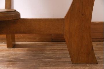 アンティーク家具　ナラ材　レトロなラウンドテーブル(コーヒーテーブル、カフェテーブル)(R-038250)