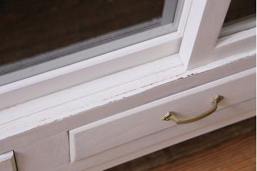 アンティーク家具　昭和初期　モールガラス　レトロな雰囲気のペイントがお洒落なサイドボード(収納棚、ガラス戸棚、キャビネット)(R-038251)