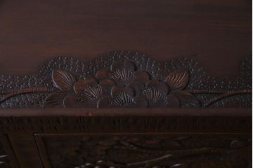 中古　ビンテージ　伝統工芸　軽井沢彫り　迫力ある桜の木が魅力的なチェスト(箪笥、タンス)(R-038252)