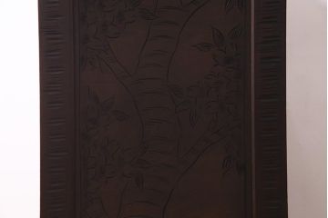 中古　ビンテージ　伝統工芸　軽井沢彫り　迫力ある桜の木が魅力的なチェスト(箪笥、タンス)(R-038252)