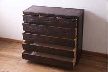 中古　ビンテージ　伝統工芸　軽井沢彫り　迫力ある桜の木が魅力的なチェスト(箪笥、タンス)(R-038252)