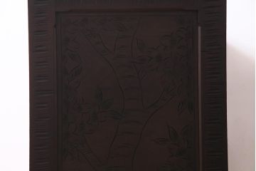 中古　ビンテージ　伝統工芸　軽井沢彫り　迫力ある桜の木が魅力的なチェスト(箪笥、タンス)(R-038252)