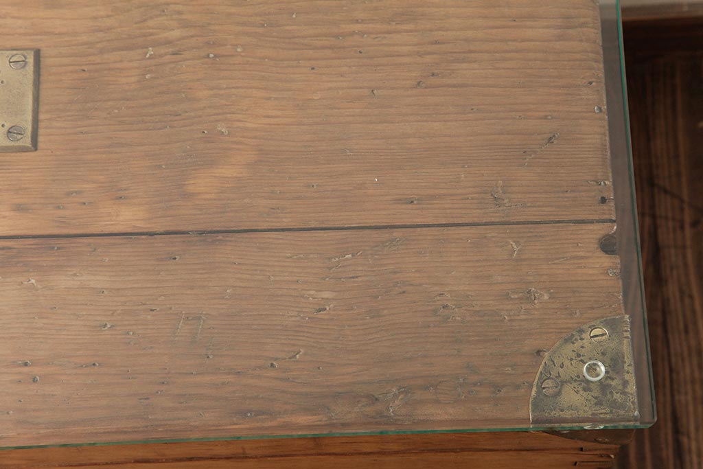 アンティーク家具　フランスアンティーク　パイン材　ブランケットボックスをリメイク!　木の風合いが味わい深いセンターテーブル(ローテーブル)(R-038253)