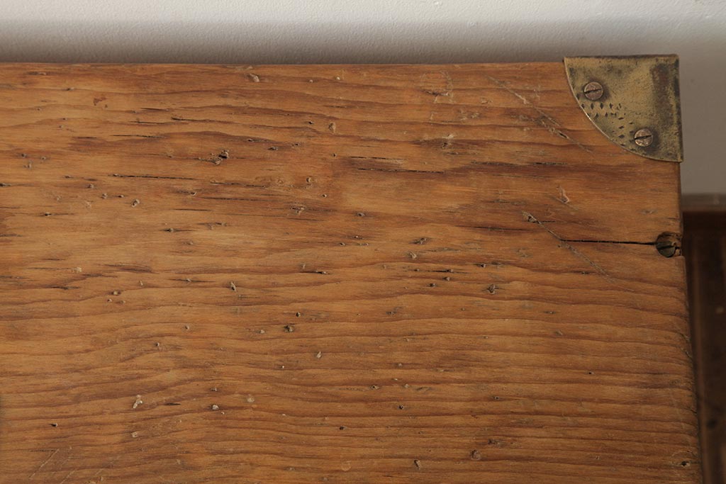 アンティーク家具　フランスアンティーク　パイン材　ブランケットボックスをリメイク!　木の風合いが味わい深いセンターテーブル(ローテーブル)(R-038253)