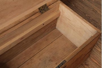 アンティーク家具　フランスアンティーク　パイン材　ブランケットボックスをリメイク!　木の風合いが味わい深いセンターテーブル(ローテーブル)(R-038253)