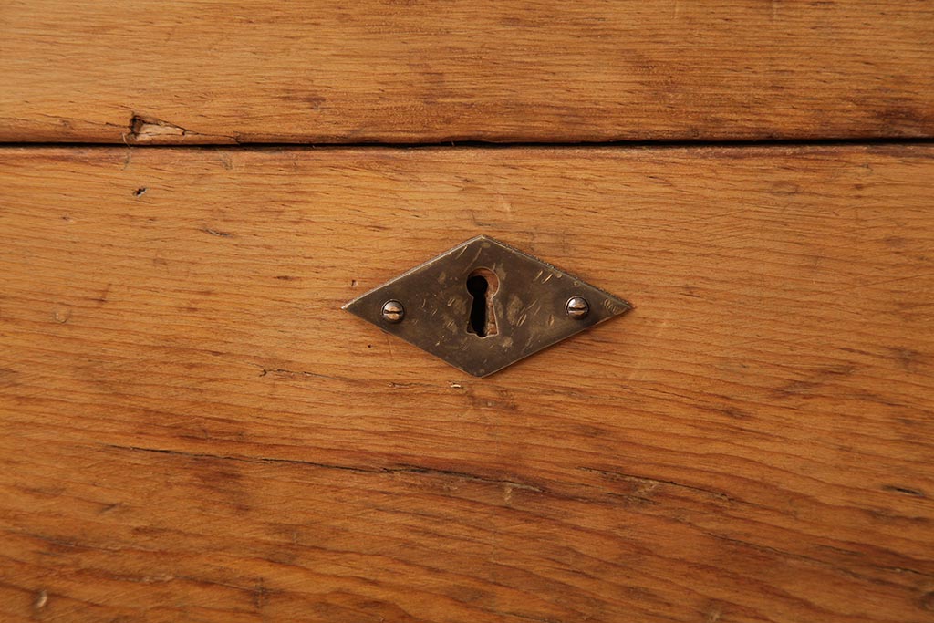 アンティーク家具　フランスアンティーク　パイン材　ブランケットボックスをリメイク!　木の風合いが味わい深いセンターテーブル(ローテーブル)(R-038253)