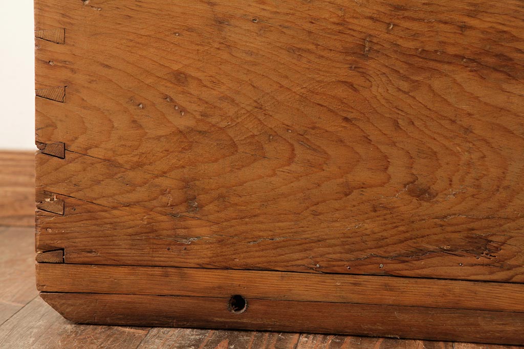 アンティーク家具　フランスアンティーク　パイン材　ブランケットボックスをリメイク!　木の風合いが味わい深いセンターテーブル(ローテーブル)(R-038253)