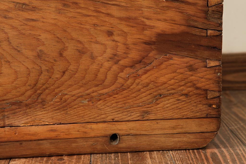 アンティーク家具　フランスアンティーク　パイン材　ブランケットボックスをリメイク!　木の風合いが味わい深いセンターテーブル(ローテーブル)(R-038253)