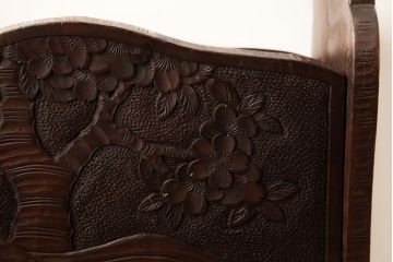 ビンテージ家具　伝統工芸　軽井沢彫り　桜の彫りが優美な印象のマガジンラック(本立て、収納)(R-038254)